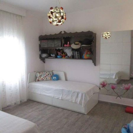 Pefkohori Apart. Near The Beach With Indor Parking And Yard Exterior foto